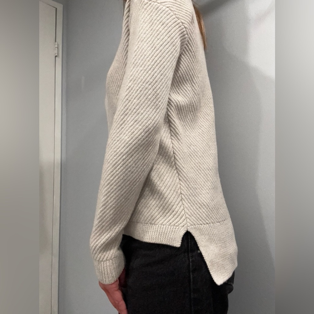 Aritzia 100% Merino Wool Wilfred Free "Isabelli" Sweater XS - Picture 6 of 13